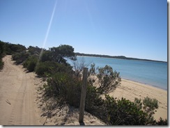 2009-04-12_14-13-35__4WDing-Coffin-Bay-National-Park__Lukas